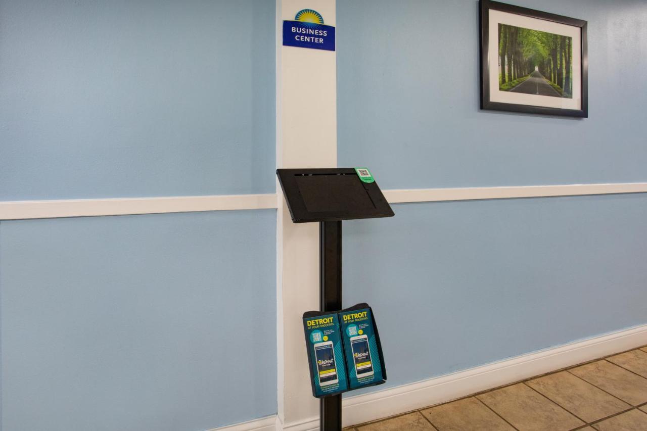 Travelodge By Wyndham Livonia Canton Novi Detroit Area Экстерьер фото